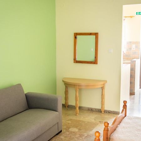Aristotelis Apartments Vathí Екстериор снимка